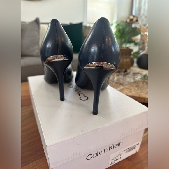 Calvin Klein Gail Navy Blue Women’s Pump– size 6 - Picture 4 of 9